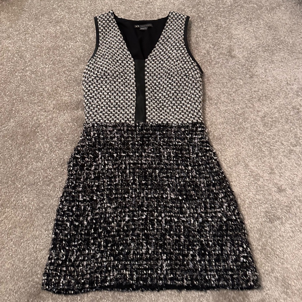 Stunning black tweed dress with leather detailing has pockets, brand new - Picture 1 of 6